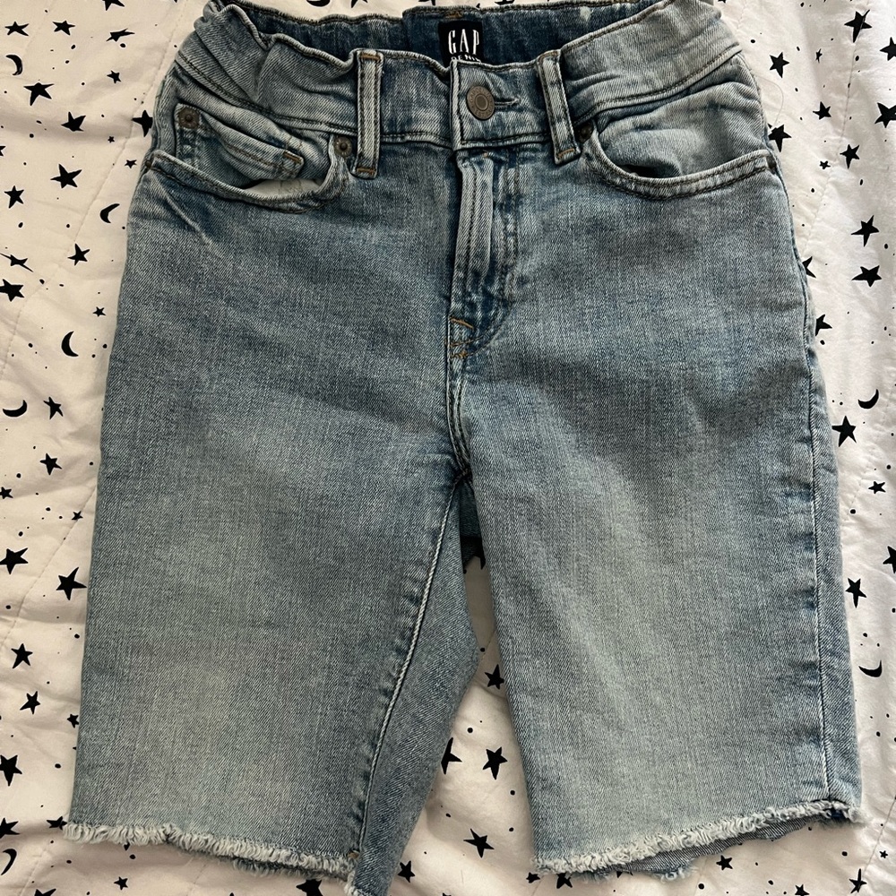 Kids Gap jean shorts size 7